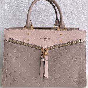 Louis Vuitton shoulder bag. Empriente taupe, pink